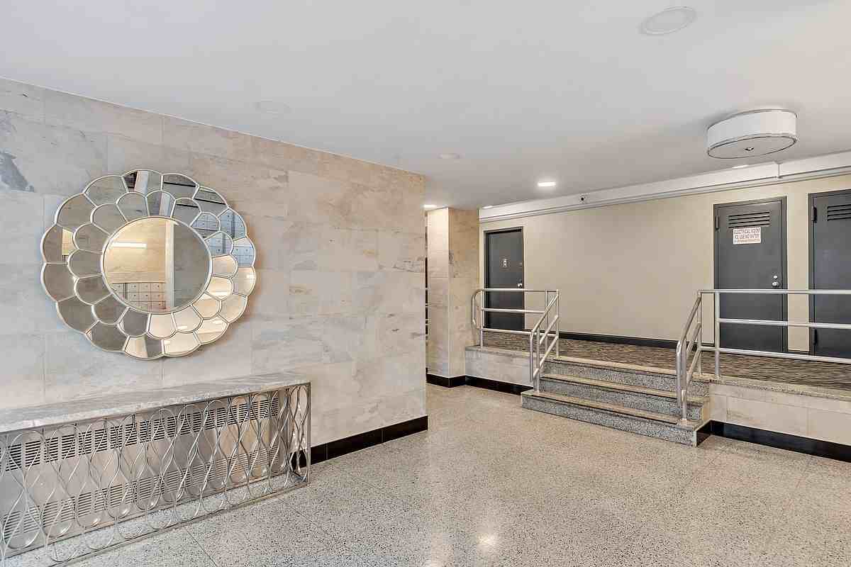 825 Morrison Ave #1M - Photo 7 of 9