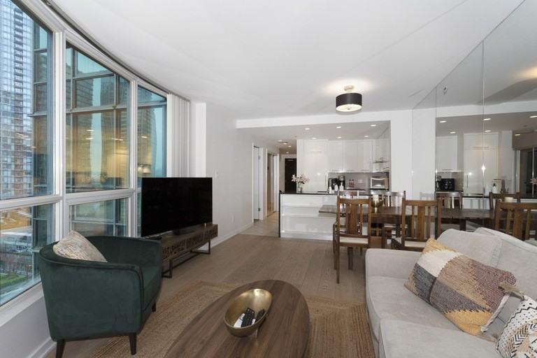 555 Jervis St #D17 - Photo 5 of 16