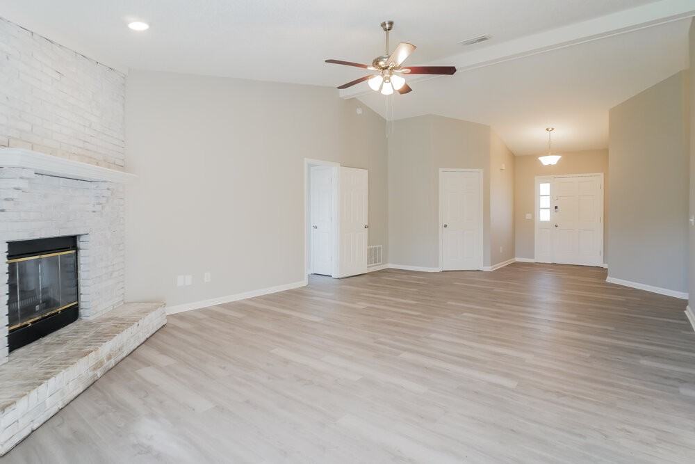 5427 Basque Ct - Photo 4 of 16