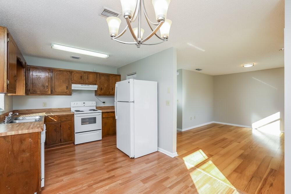 1608 Gattis Dr - Photo 5 of 16