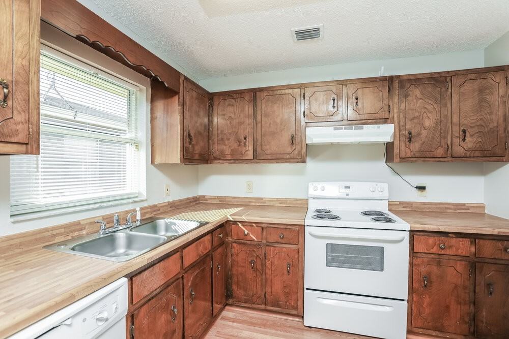 1608 Gattis Dr - Photo 6 of 16