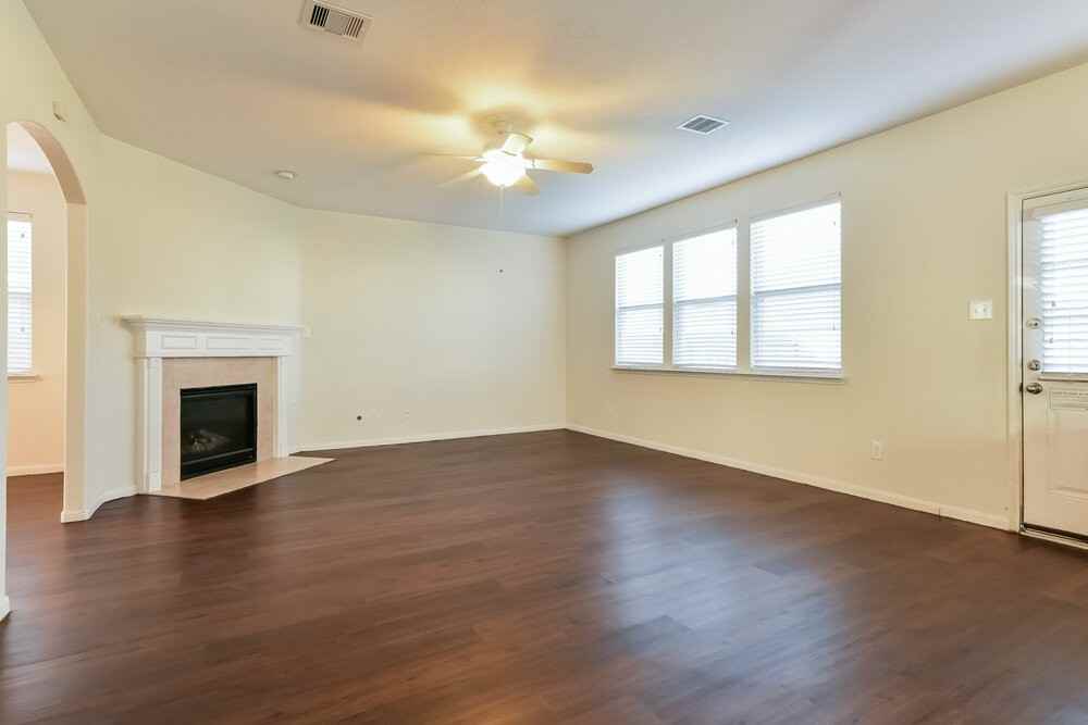 1006 Blair Field Ln - Photo 3 of 15