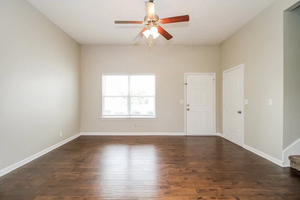 2426 Salem Glen Xing - Photo 4 of 17