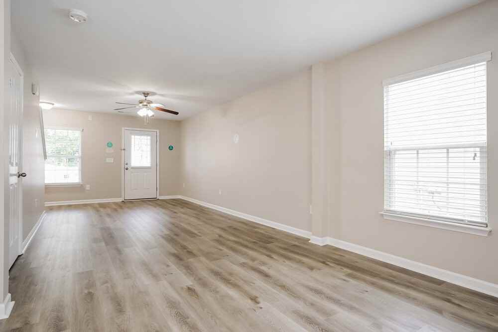 8012 Spiderlily Ct - Photo 4 of 17