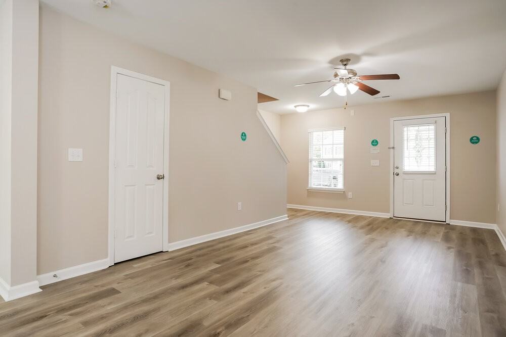 8012 Spiderlily Ct - Photo 5 of 17