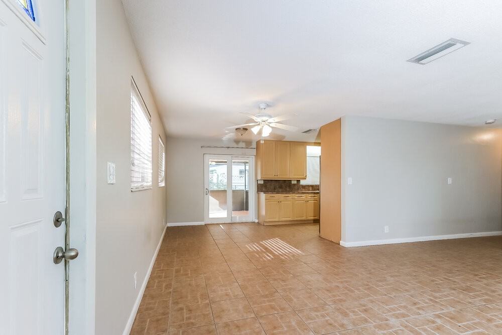 201 Newcastle St - Photo 7 of 25