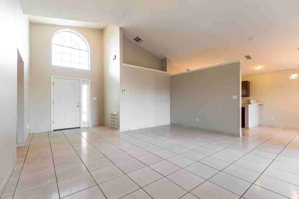 11831 Cranbourne Dr - Photo 4 of 16