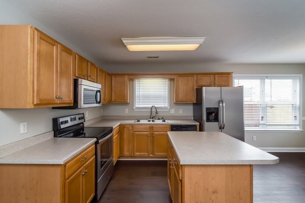 1612 Allston Dr - Photo 4 of 15