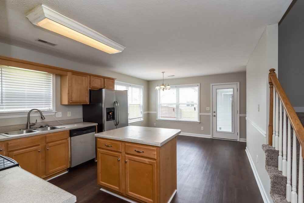 1612 Allston Dr - Photo 5 of 15