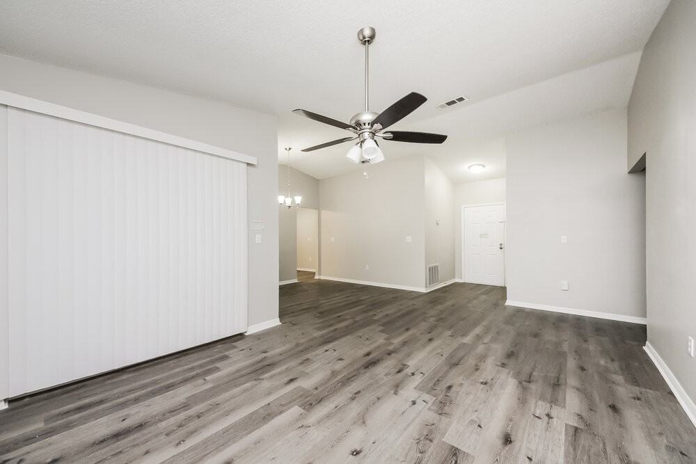 2928 Dana Ln - Photo 4 of 16