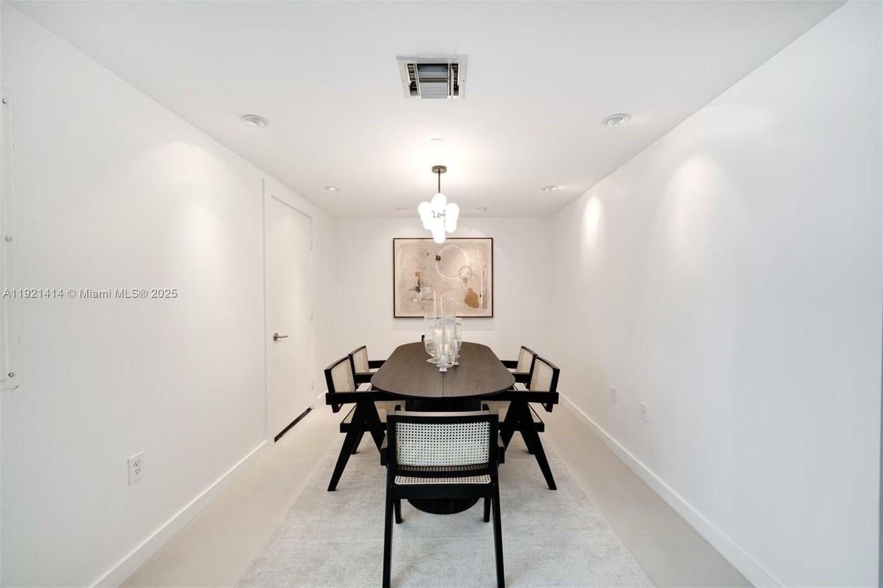 NE 8th St & Biscayne Blvd - Photo 6 of 24