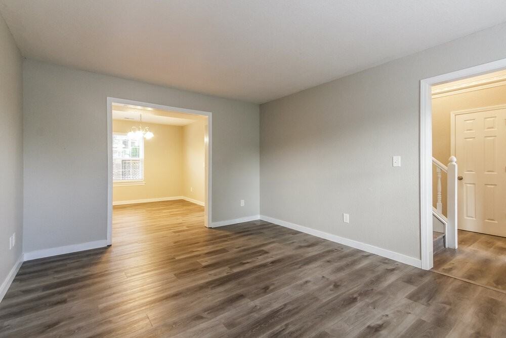 4628 Welton St - Photo 4 of 15