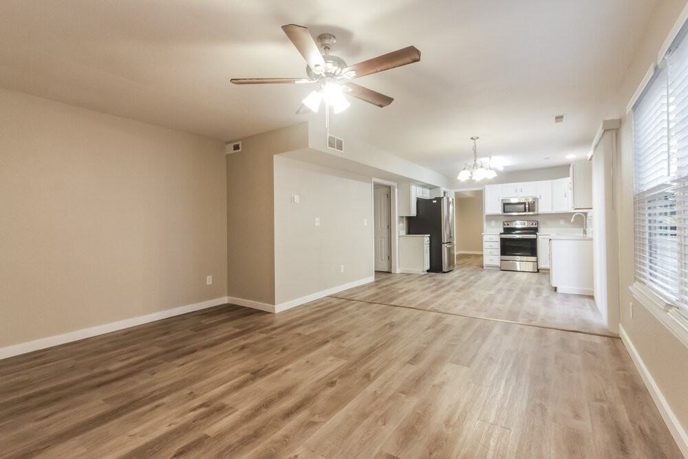 4628 Welton St - Photo 5 of 15