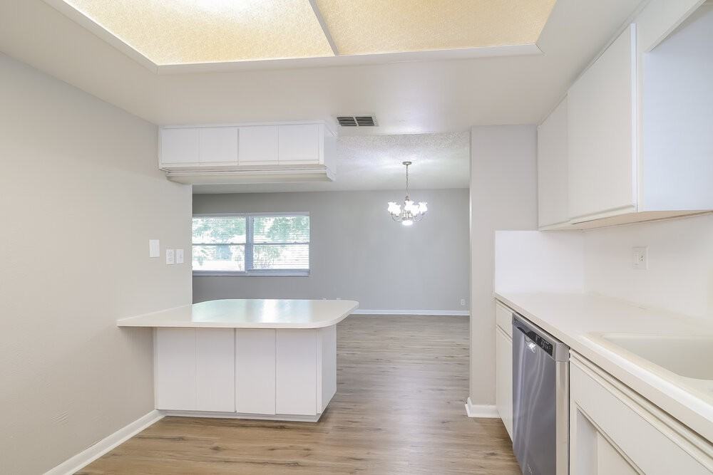 705 Canberra Rd - Photo 6 of 16