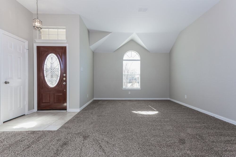 1016 Seider Ln - Photo 2 of 17