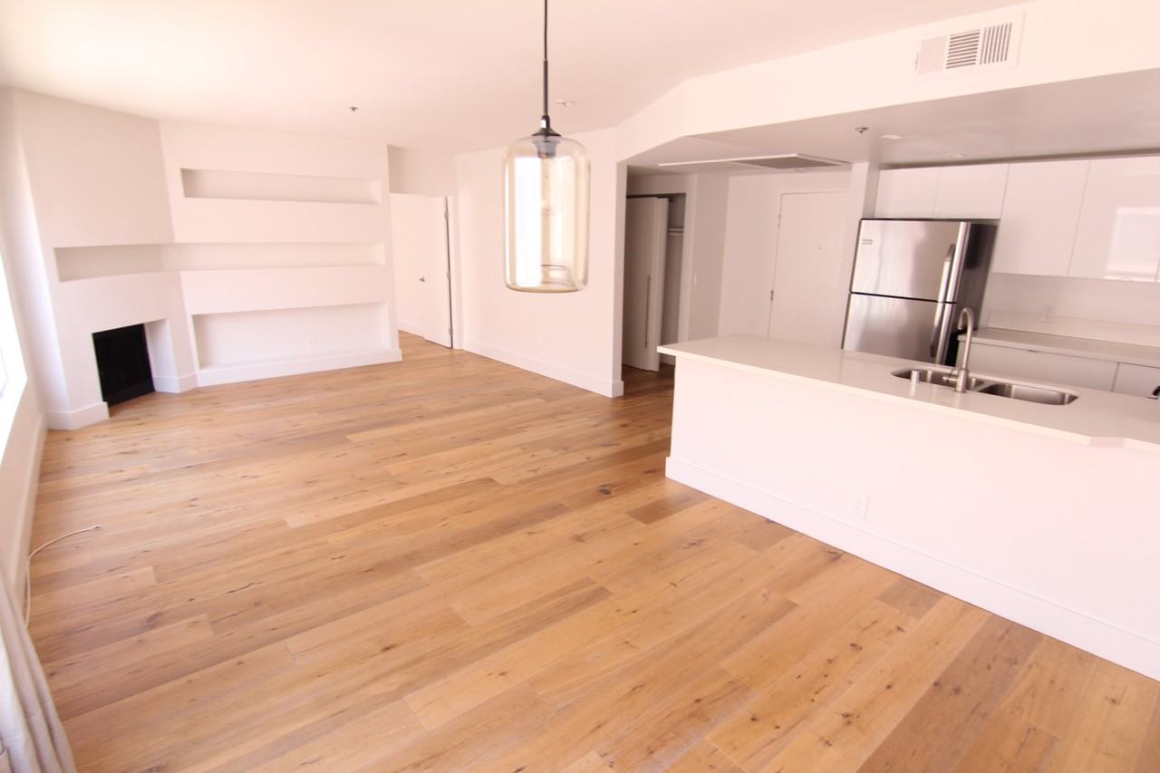 939 Palm Ave #306 - Photo 3 of 15