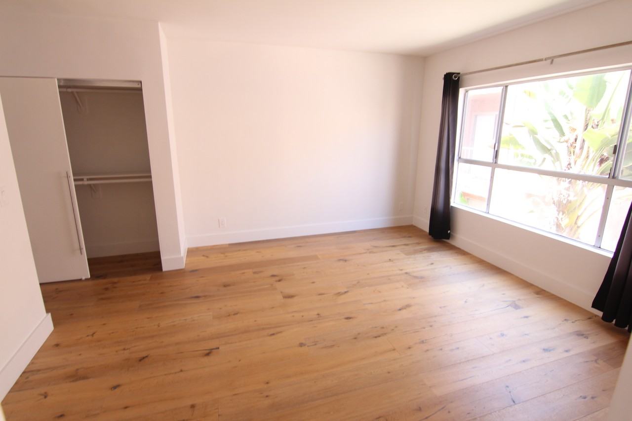 939 Palm Ave #306 - Photo 4 of 15