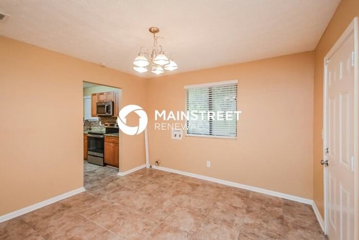 1912 Singer Way - Photo 4 of 16