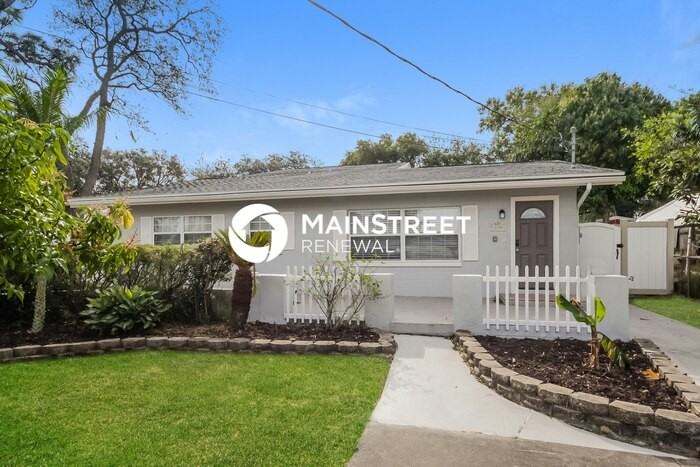 604 Prairie Lake Dr - Photo 2 of 16