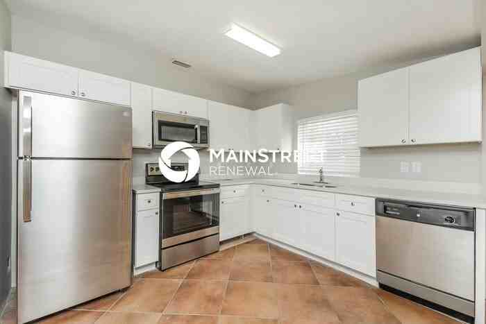 604 Prairie Lake Dr - Photo 6 of 16