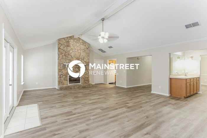 533 Majestic Wood Dr - Photo 3 of 16