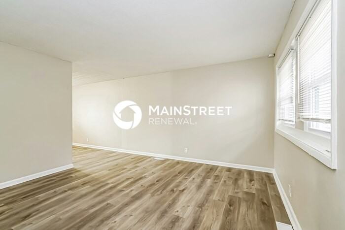 3418 Bonaventure Blvd - Photo 3 of 16