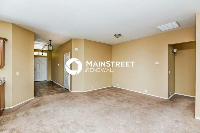 8421 Beaufort Ct - Photo 5 of 16