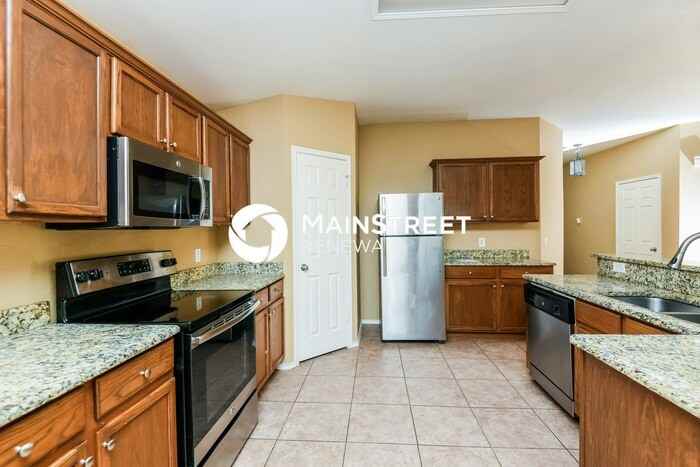 8421 Beaufort Ct - Photo 7 of 16