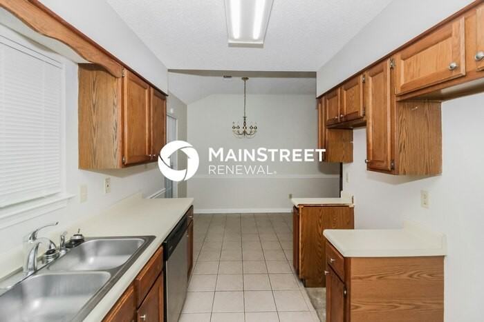 2563 Country Trail Dr - Photo 6 of 16