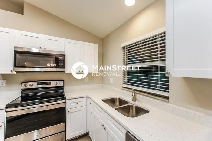 2904 Wanda Ave S - Photo 5 of 16