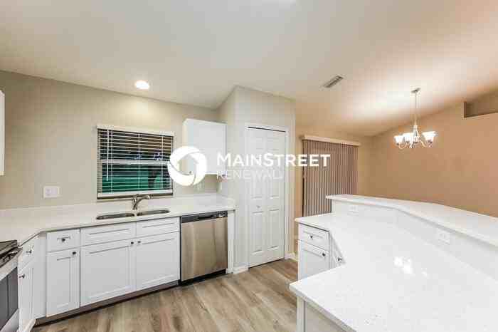 2904 Wanda Ave S - Photo 6 of 16