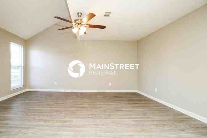 934 Lavergne Ln - Photo 4 of 17