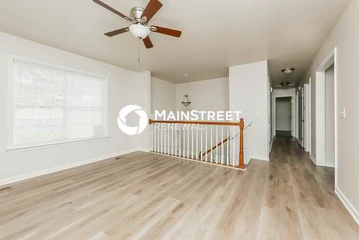 810 S Hillcrest Rd - Photo 5 of 17