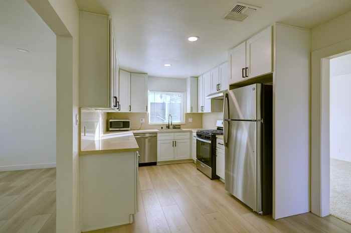 1021 Marion Ave #1 - Photo 6 of 13