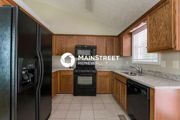 133 Danville Trl - Photo 6 of 16