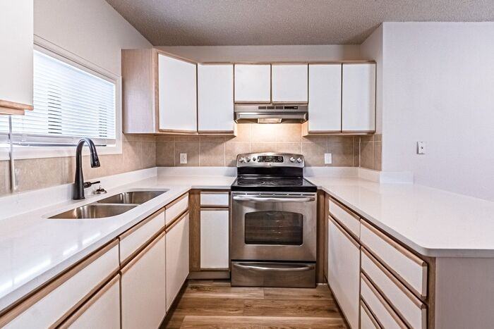 1415 Anita St #1415 - Photo 5 of 17