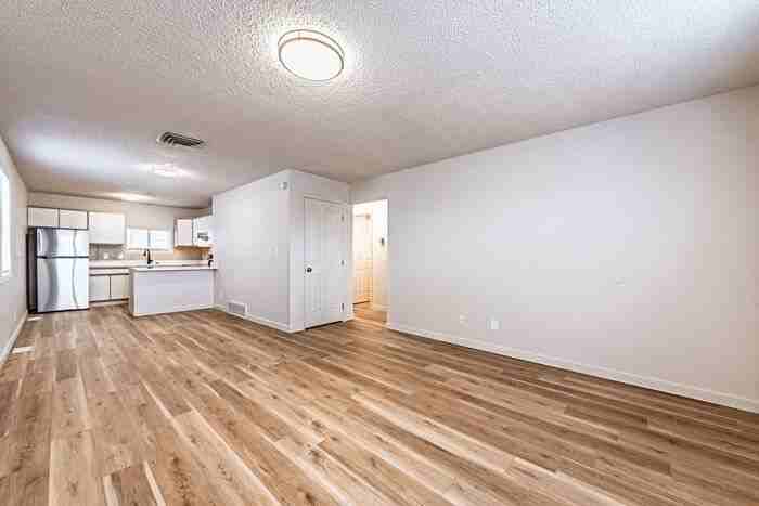 1415 Anita St #1415 - Photo 6 of 17