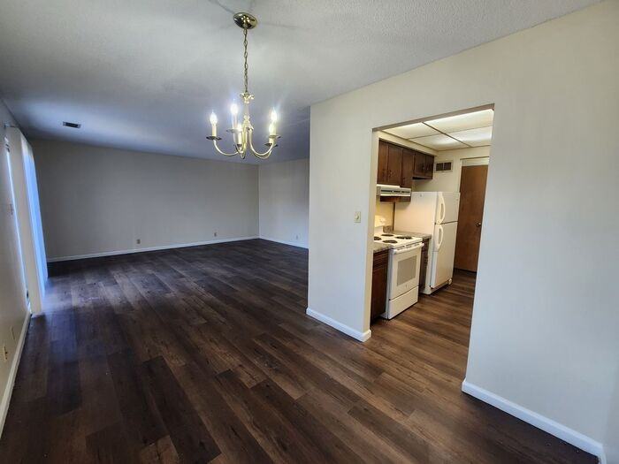 400 S 29th St #F - Photo 5 of 12