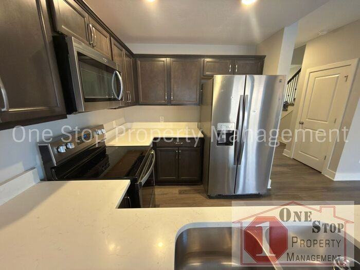 330 N 6th Ter - Photo 4 of 20