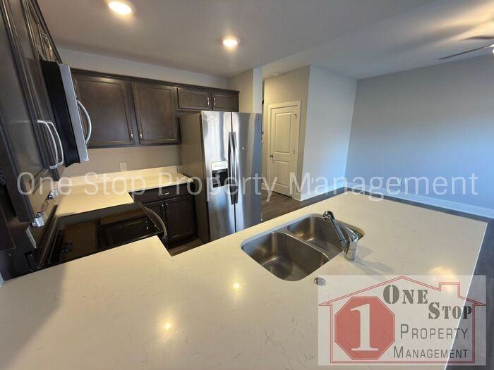 330 N 6th Ter - Photo 5 of 20