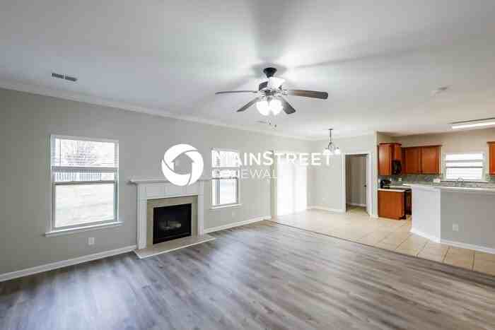 200 Addison Dr - Photo 6 of 17