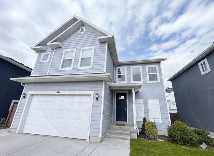 441 E 260 N - Photo 2 of 38