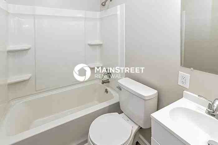 563 Sandridge St - Photo 5 of 14