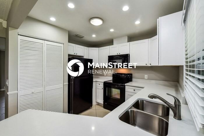 1122 Se 17th St - Photo 7 of 16