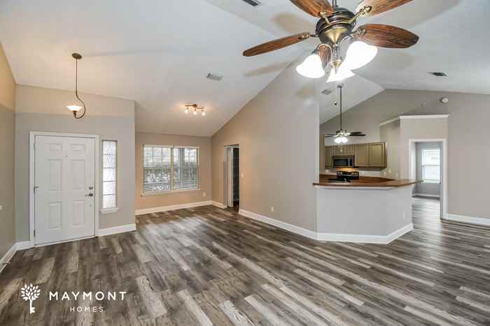 305 Tara Glenn Ln - Photo 3 of 11