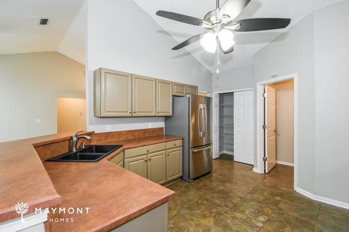 305 Tara Glenn Ln - Photo 5 of 11