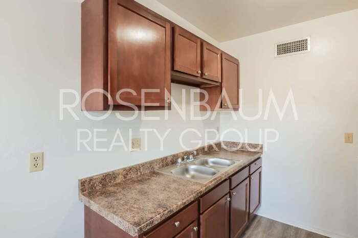 1518 E Hedrick Dr #D - Photo 6 of 16