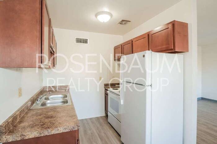 1518 E Hedrick Dr #D - Photo 7 of 16