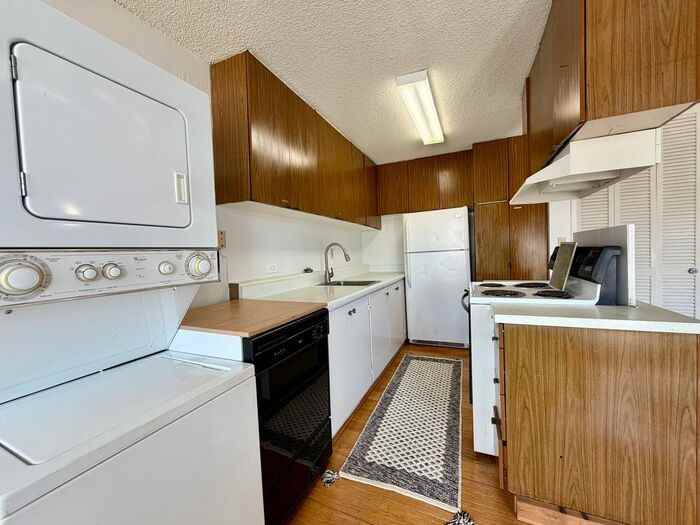 818 S King St #1803 - Photo 2 of 10