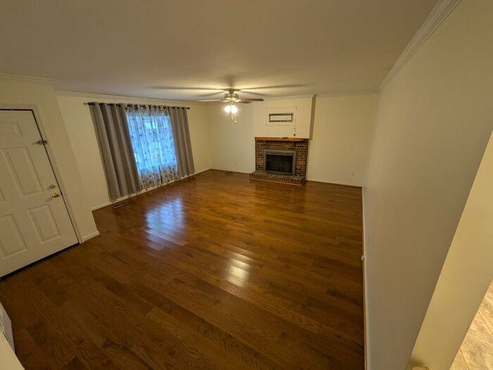 2645 2nd St Ne - Photo 5 of 12